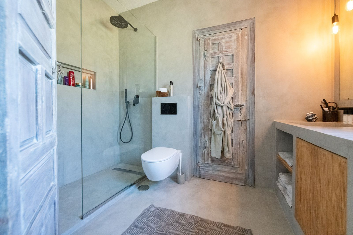 5 Bed Townhouse for sale in Hacienda Las Chapas Costa Del Sol, Málaga, Spain