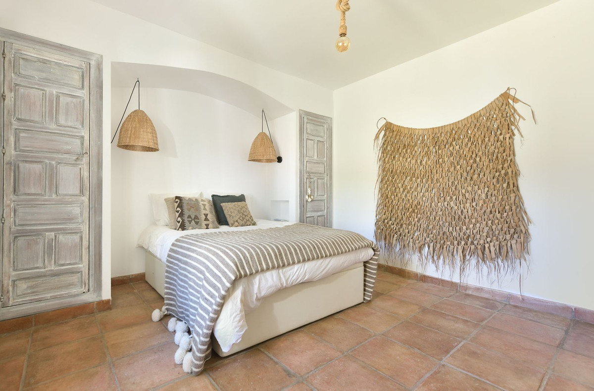 5 Bed Townhouse for sale in Hacienda Las Chapas Costa Del Sol, Málaga, Spain