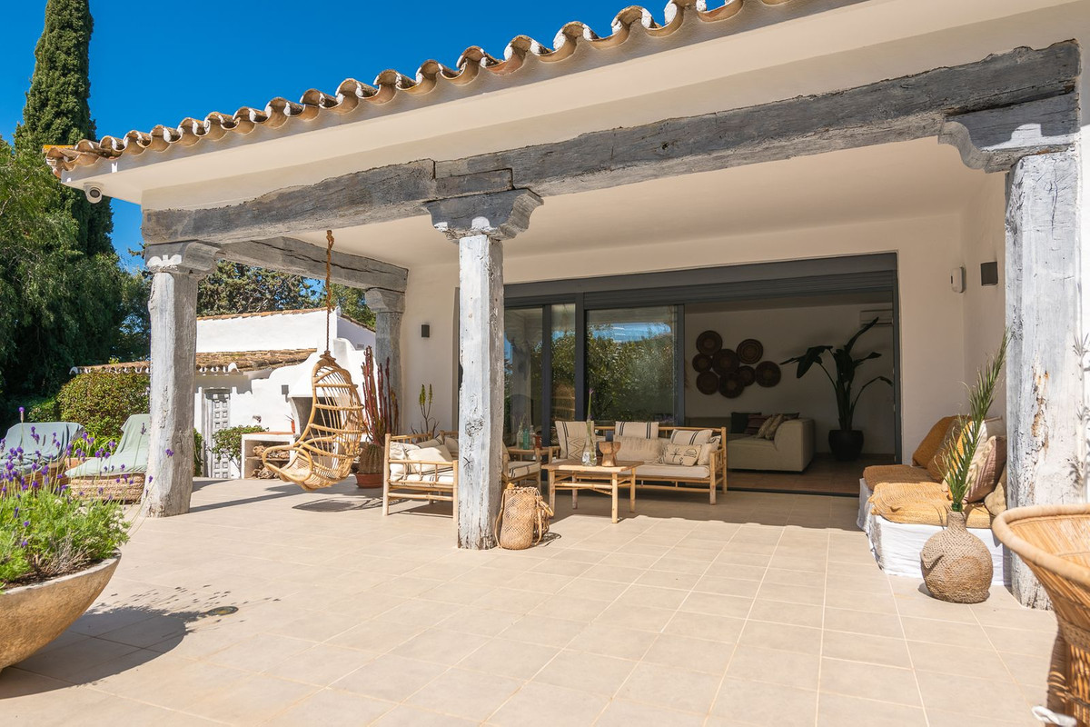 5 Bed Townhouse for sale in Hacienda Las Chapas Costa Del Sol, Málaga, Spain