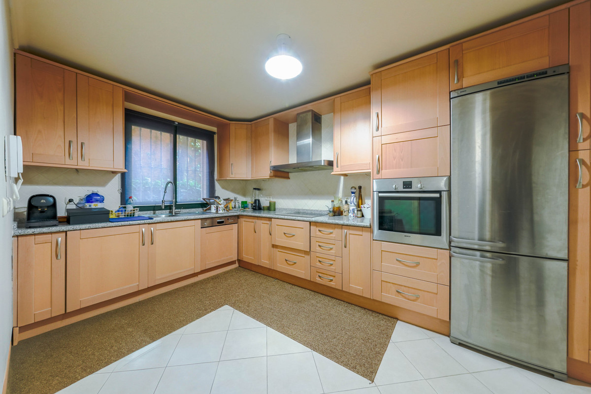 Se vende Apartamento Planta Media de 2 dormitorios en Costa Del Sol, Málaga, España