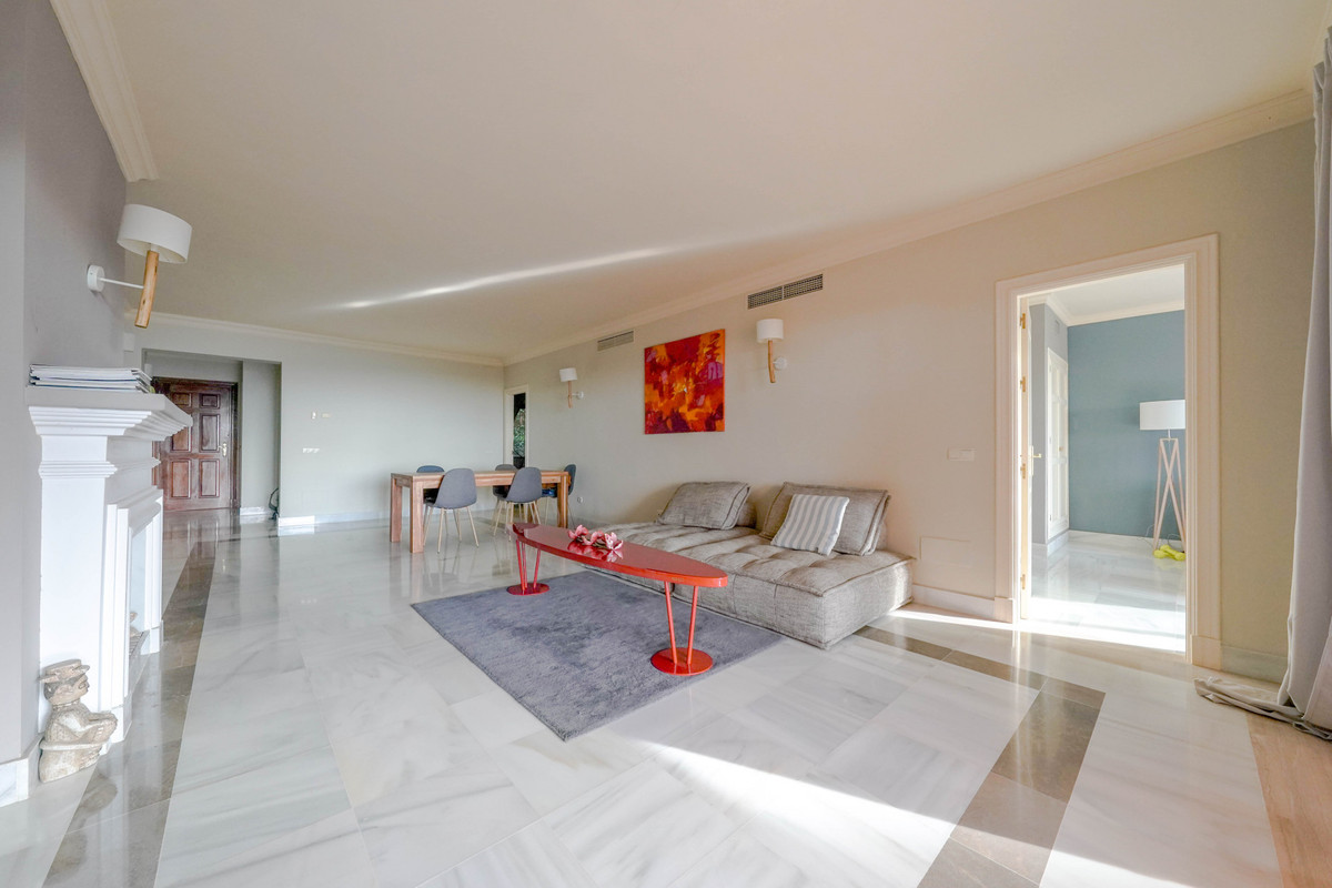 Se vende Apartamento Planta Media de 2 dormitorios en Costa Del Sol, Málaga, España