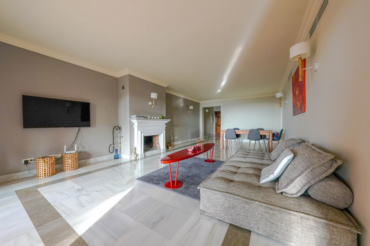 Se vende Apartamento Planta Media de 2 dormitorios en Costa Del Sol, Málaga, España