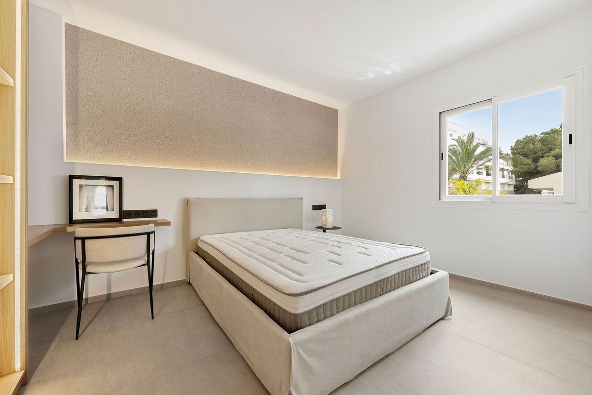 3 Bed Apartment for sale in Nueva Andalucía Costa Del Sol, Málaga, Spain