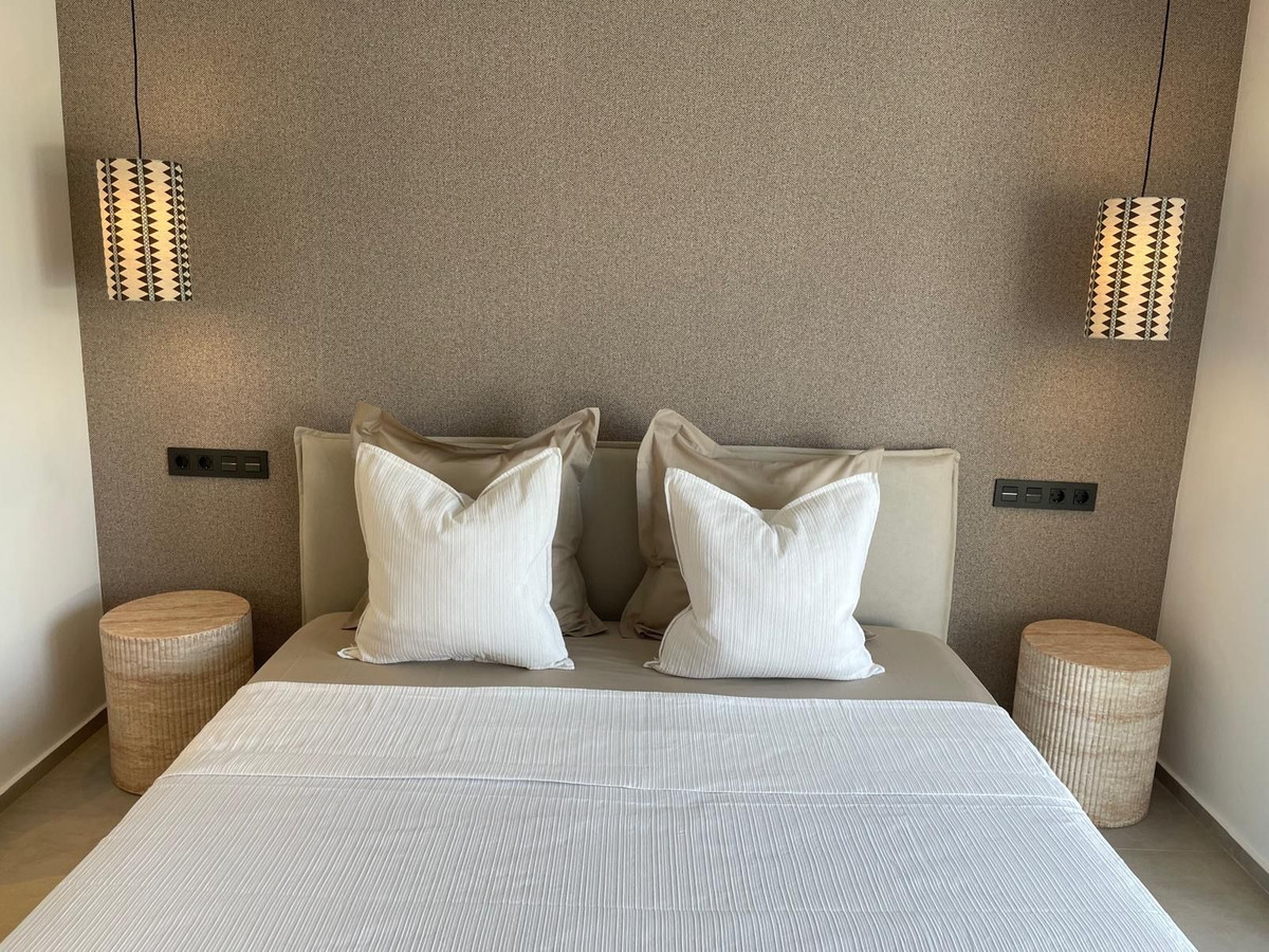 3 Bed Apartment for sale in Nueva Andalucía Costa Del Sol, Málaga, Spain