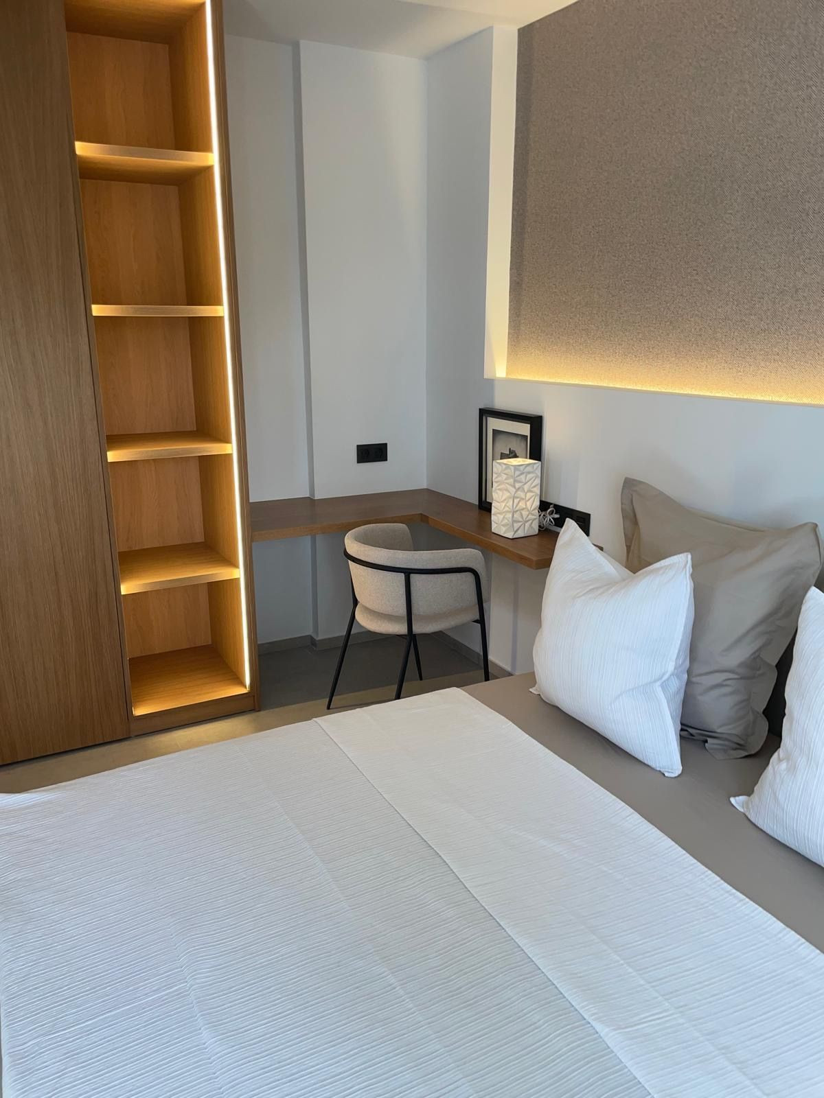 3 Bed Apartment for sale in Nueva Andalucía Costa Del Sol, Málaga, Spain