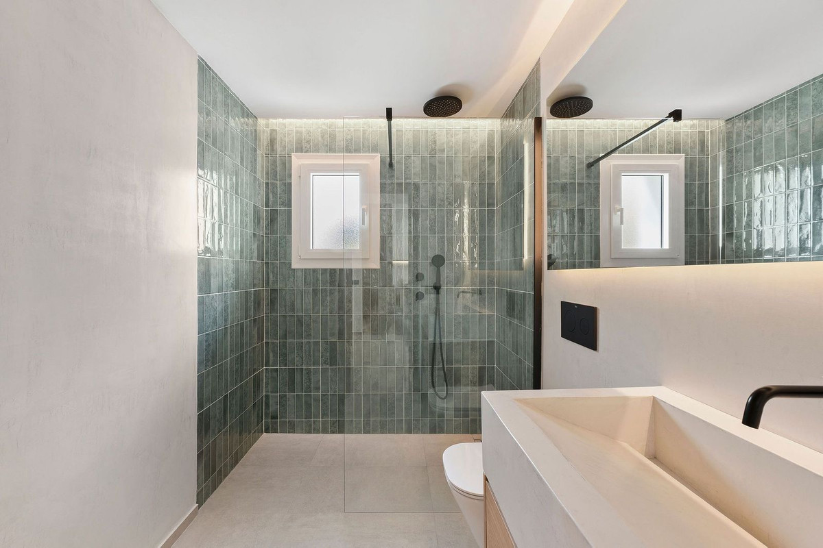 3 Bed Apartment for sale in Nueva Andalucía Costa Del Sol, Málaga, Spain