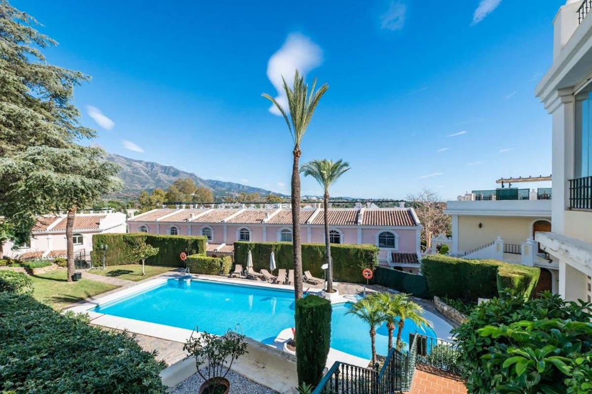 3 Bed Apartment for sale in Nueva Andalucía Costa Del Sol, Málaga, Spain