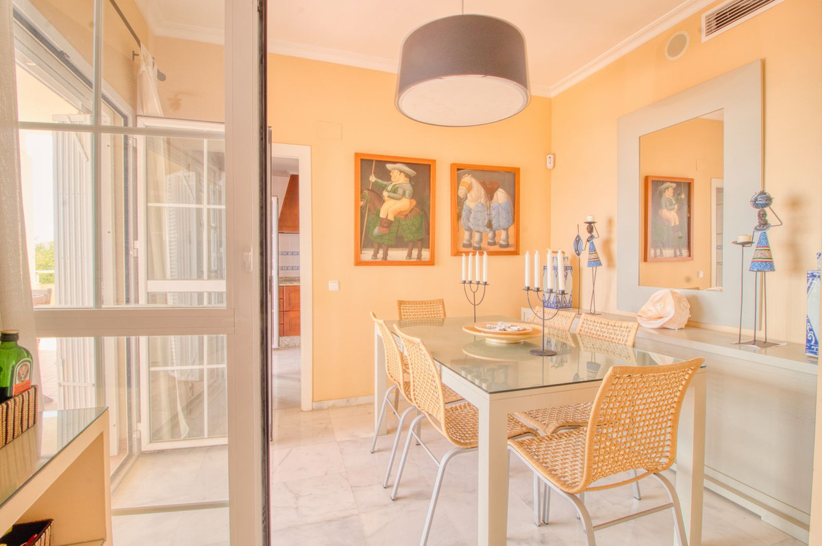 Se vende Apartamento Planta Media de 3 dormitorios en Costa Del Sol, Málaga, España