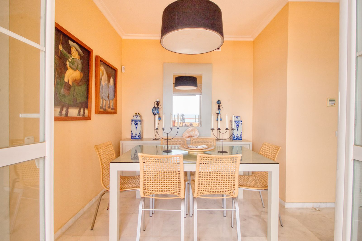 Se vende Apartamento Planta Media de 3 dormitorios en Costa Del Sol, Málaga, España