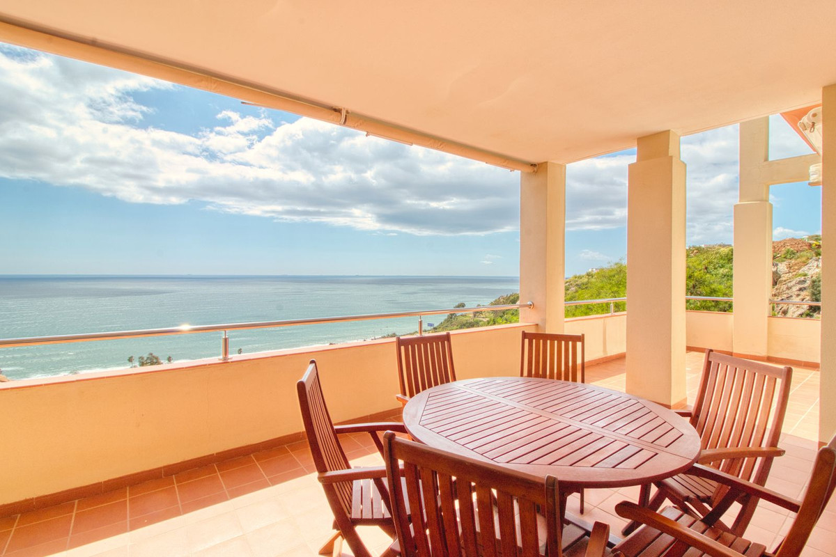Se vende Apartamento Planta Media de 3 dormitorios en Costa Del Sol, Málaga, España