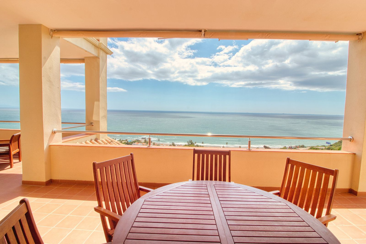Se vende Apartamento Planta Media de 3 dormitorios en Costa Del Sol, Málaga, España