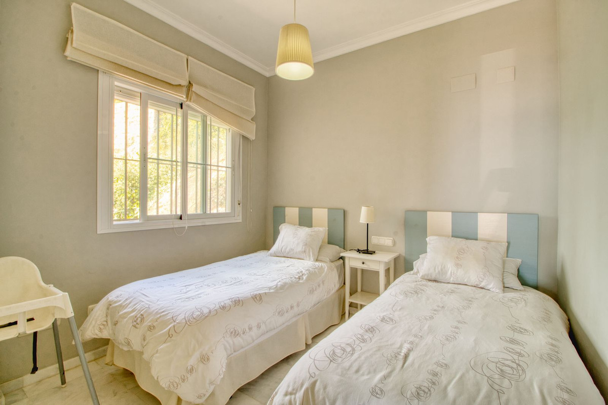 Se vende Apartamento Planta Media de 3 dormitorios en Costa Del Sol, Málaga, España