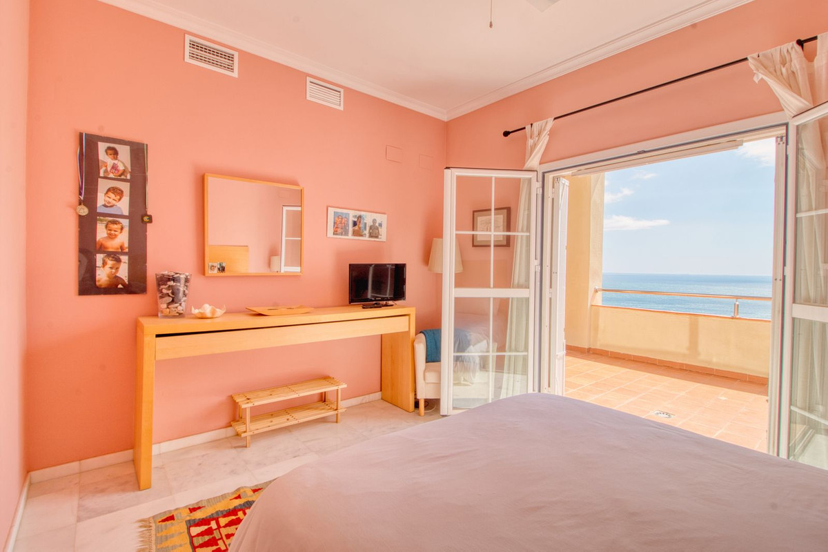Se vende Apartamento Planta Media de 3 dormitorios en Costa Del Sol, Málaga, España