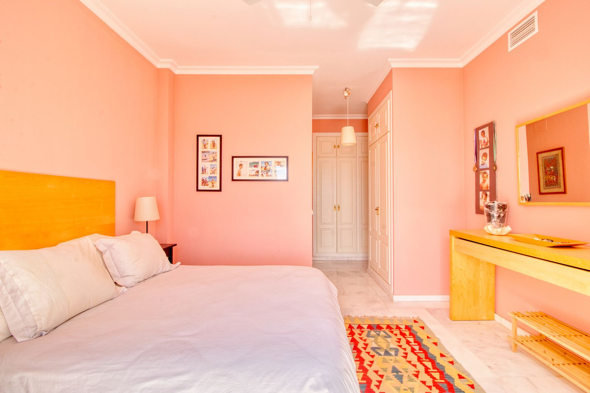 Se vende Apartamento Planta Media de 3 dormitorios en Costa Del Sol, Málaga, España