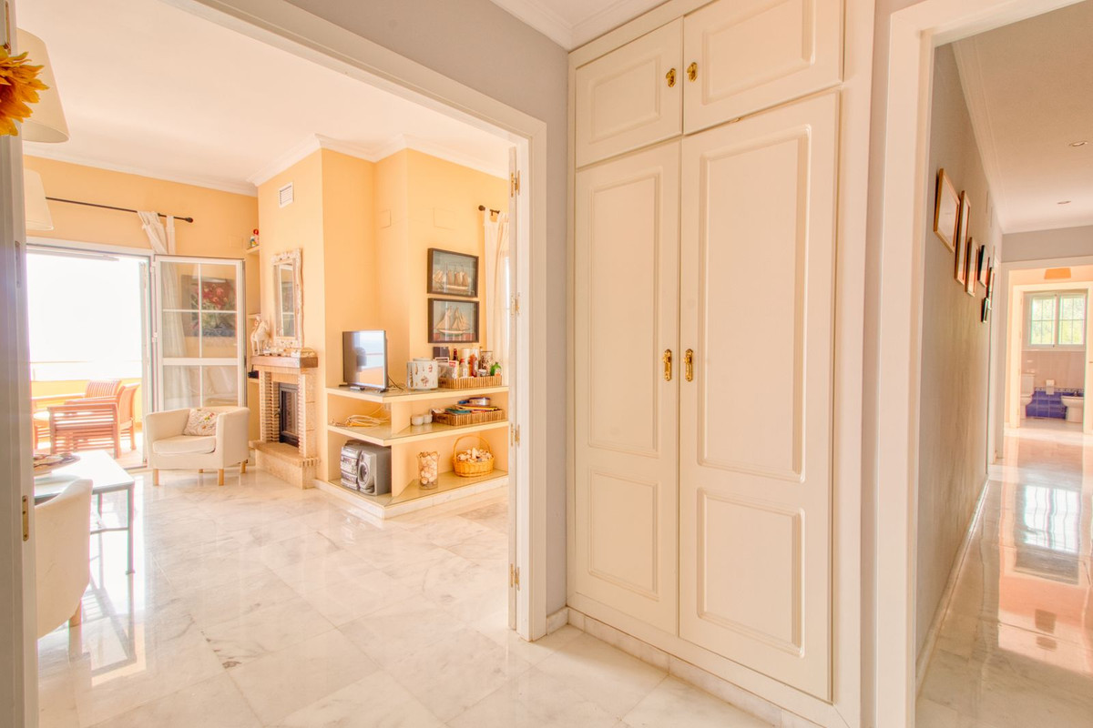 Se vende Apartamento Planta Media de 3 dormitorios en Costa Del Sol, Málaga, España