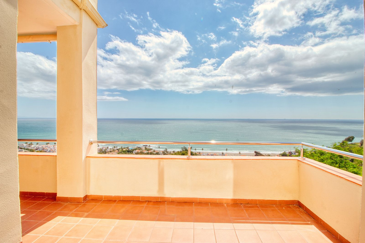Se vende Apartamento Planta Media de 3 dormitorios en Costa Del Sol, Málaga, España