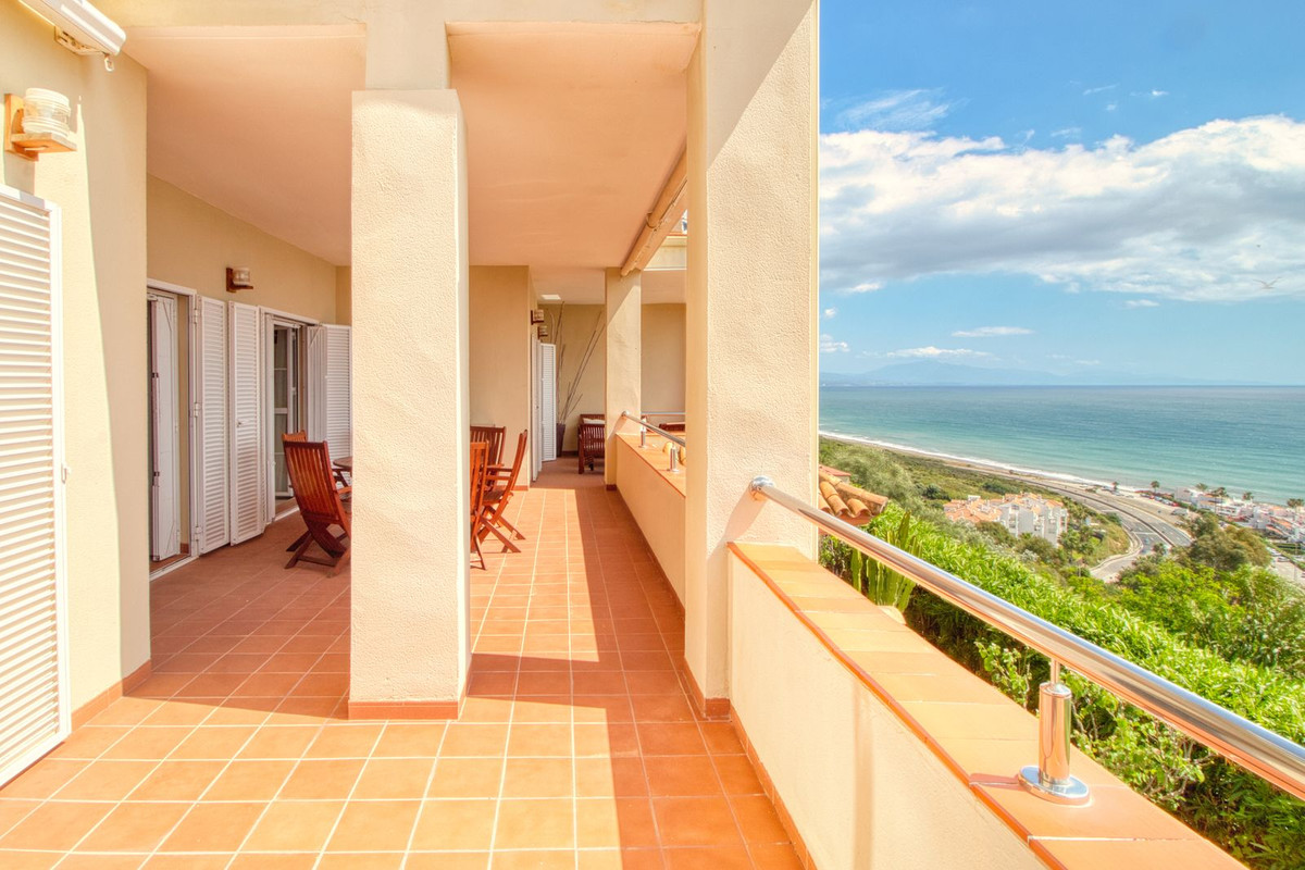 Se vende Apartamento Planta Media de 3 dormitorios en Costa Del Sol, Málaga, España