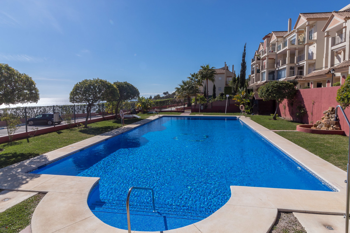 Se vende Apartamento Planta Media de 3 dormitorios en Costa Del Sol, Málaga, España