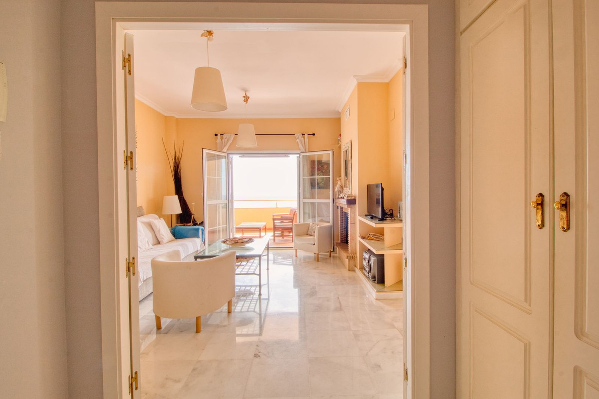 Se vende Apartamento Planta Media de 3 dormitorios en Costa Del Sol, Málaga, España