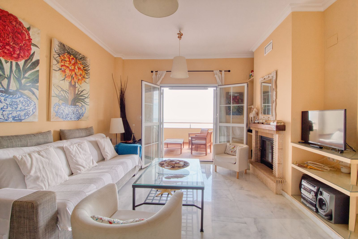Se vende Apartamento Planta Media de 3 dormitorios en Costa Del Sol, Málaga, España