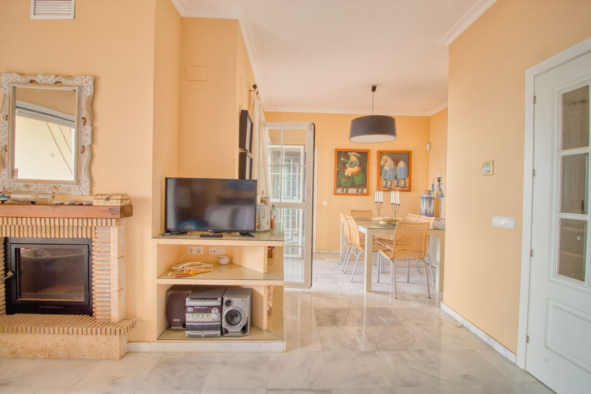 Se vende Apartamento Planta Media de 3 dormitorios en Costa Del Sol, Málaga, España