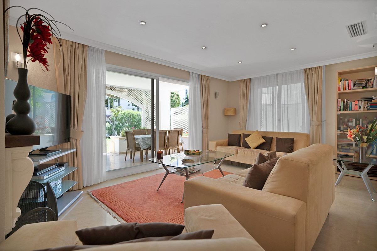 2 Bed Apartment for sale in New Golden Mile Costa Del Sol, Málaga, Spain