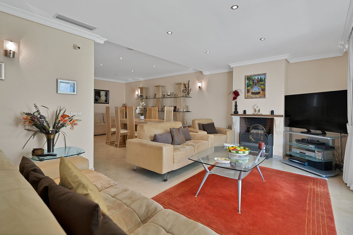 2 Bed Apartment for sale in New Golden Mile Costa Del Sol, Málaga, Spain