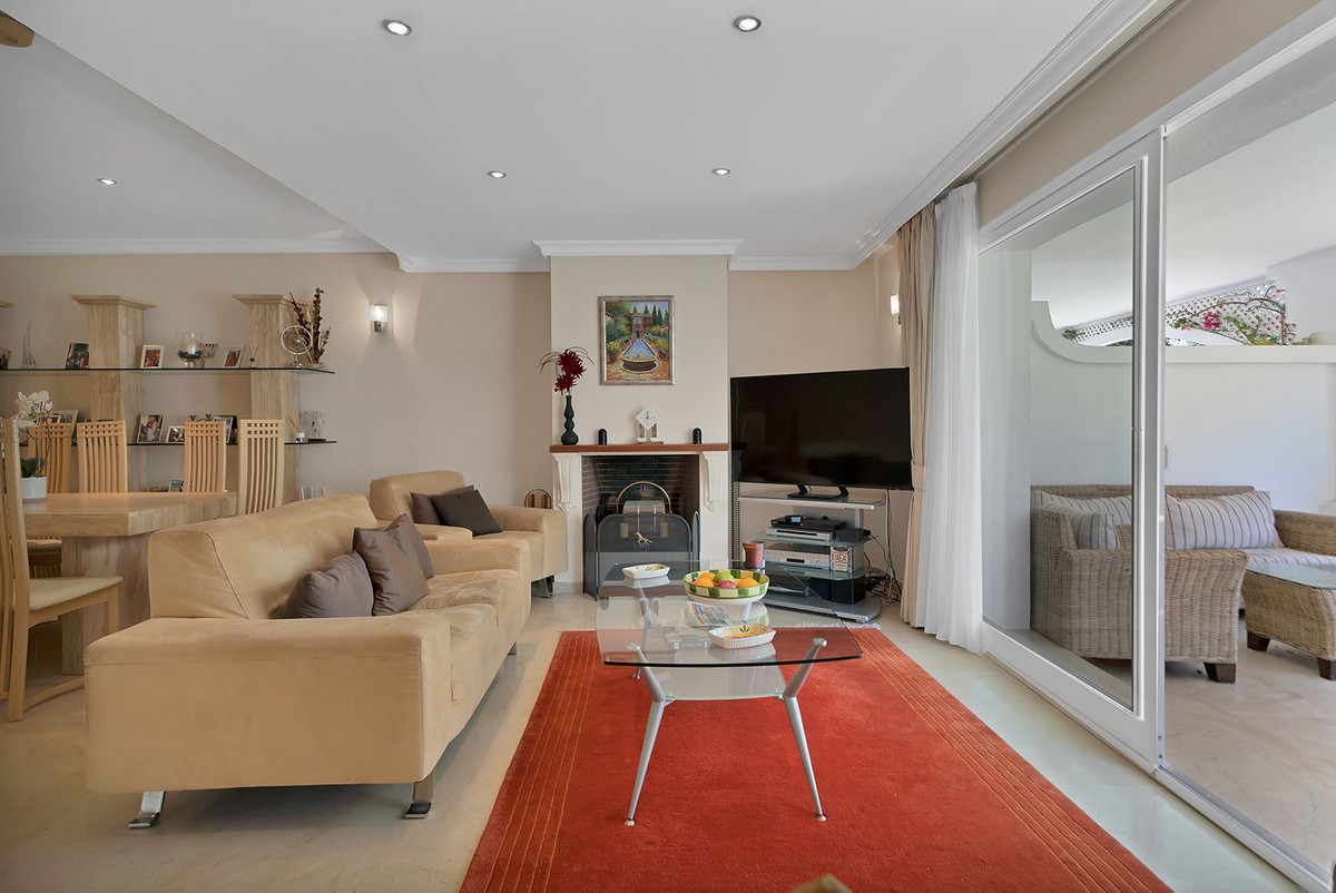 2 Bed Apartment for sale in New Golden Mile Costa Del Sol, Málaga, Spain