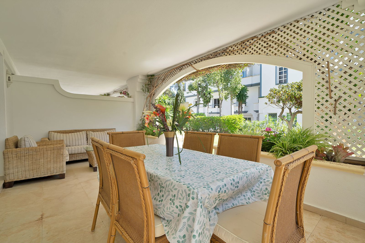 2 Bed Apartment for sale in New Golden Mile Costa Del Sol, Málaga, Spain
