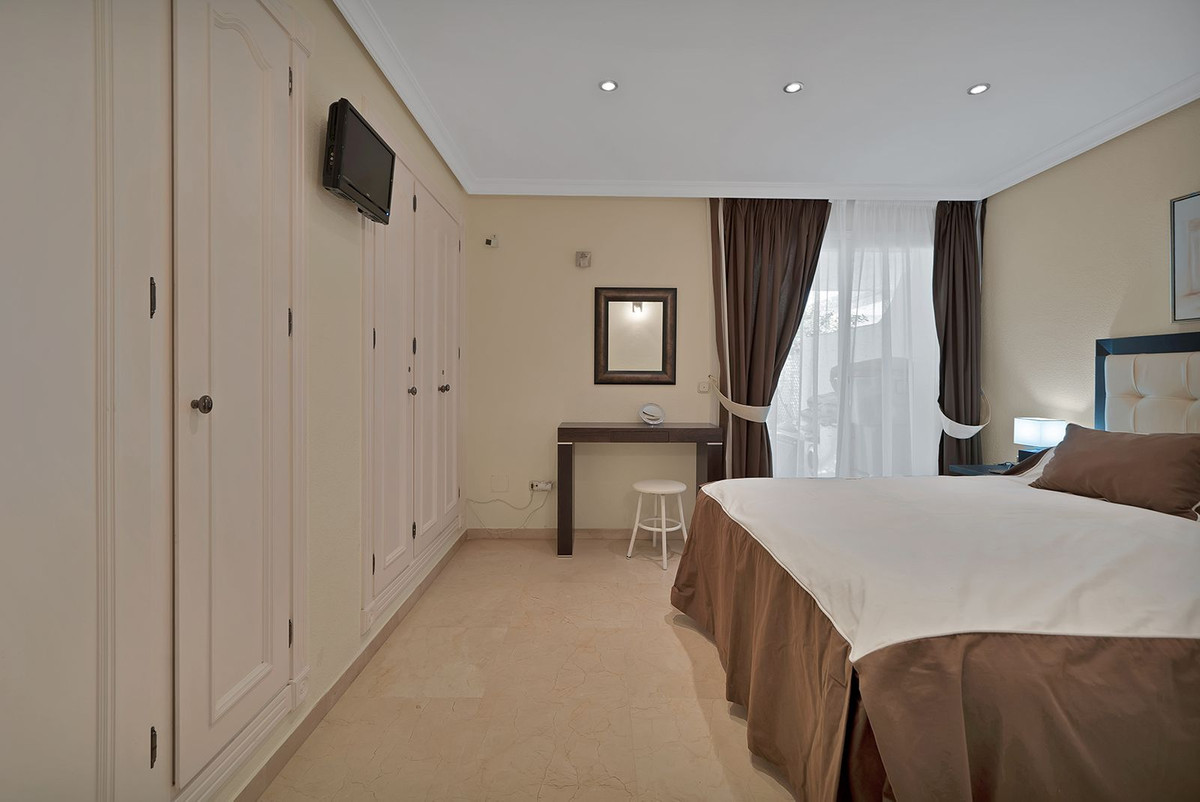 2 Bed Apartment for sale in New Golden Mile Costa Del Sol, Málaga, Spain