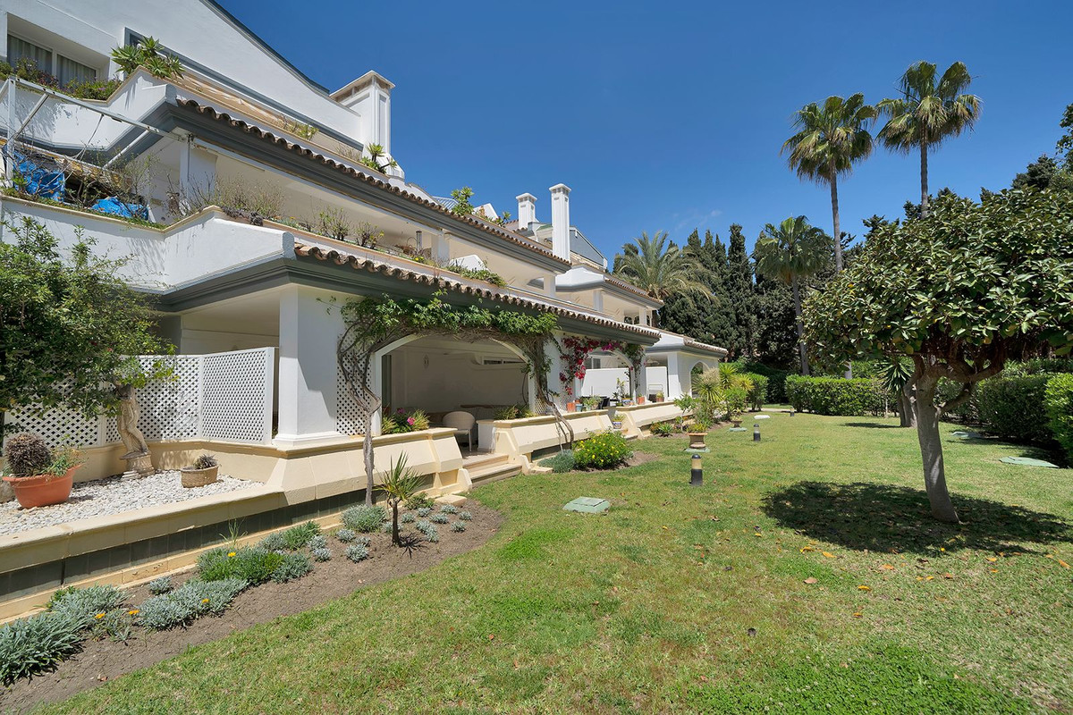 2 Bed Apartment for sale in New Golden Mile Costa Del Sol, Málaga, Spain