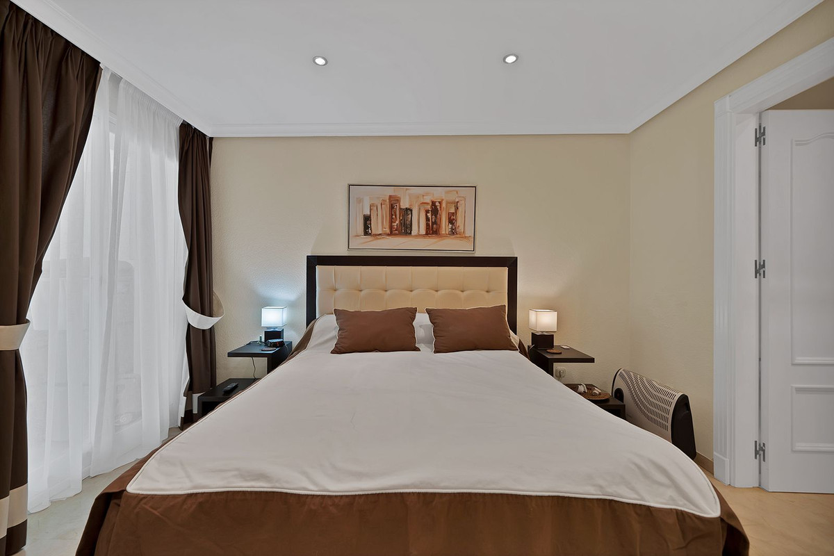 2 Bed Apartment for sale in New Golden Mile Costa Del Sol, Málaga, Spain