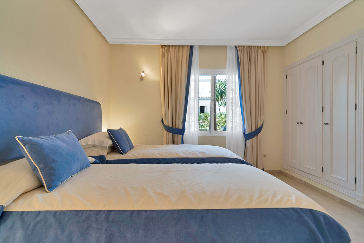 2 Bed Apartment for sale in New Golden Mile Costa Del Sol, Málaga, Spain