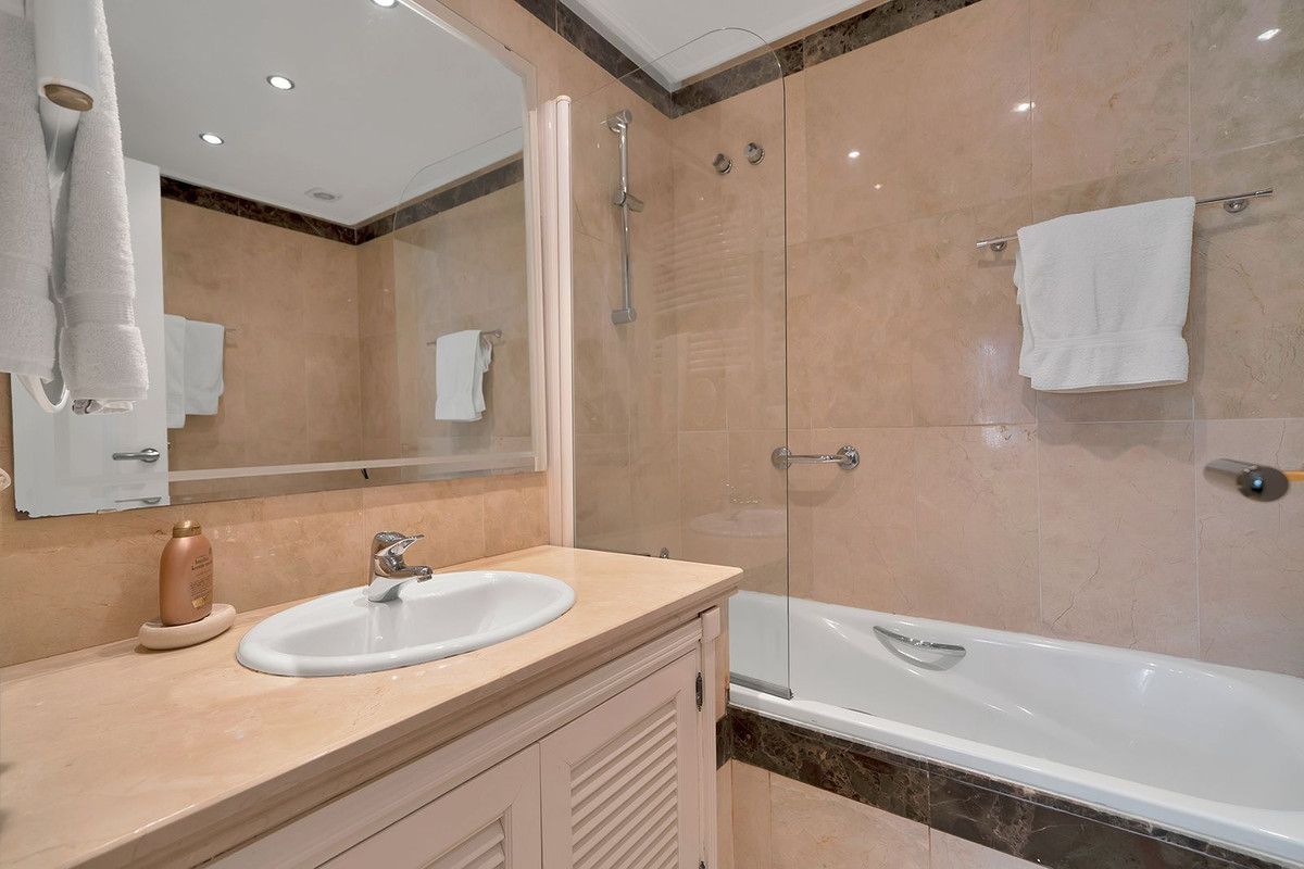 2 Bed Apartment for sale in New Golden Mile Costa Del Sol, Málaga, Spain