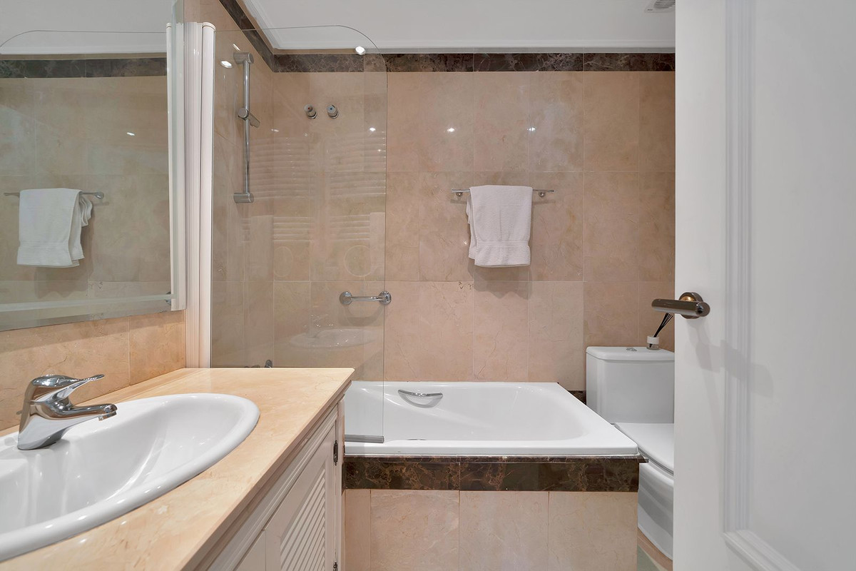 2 Bed Apartment for sale in New Golden Mile Costa Del Sol, Málaga, Spain