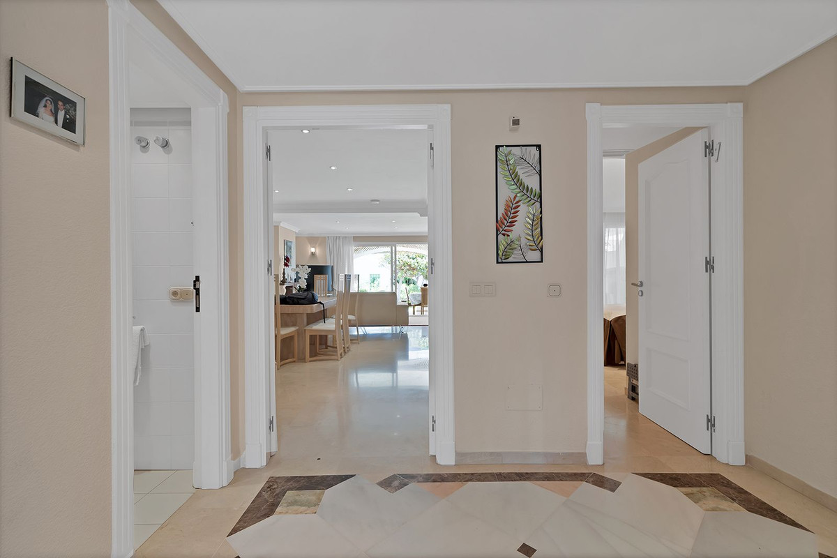 2 Bed Apartment for sale in New Golden Mile Costa Del Sol, Málaga, Spain