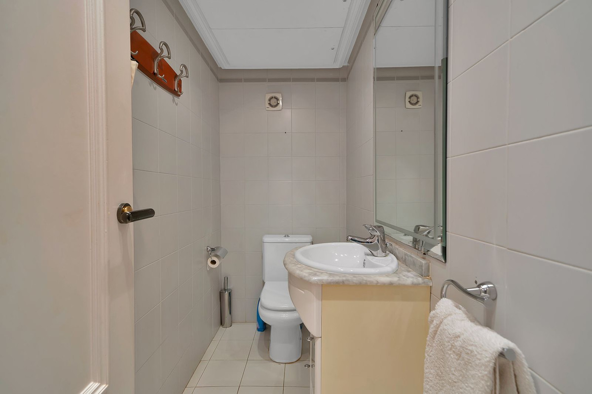 2 Bed Apartment for sale in New Golden Mile Costa Del Sol, Málaga, Spain