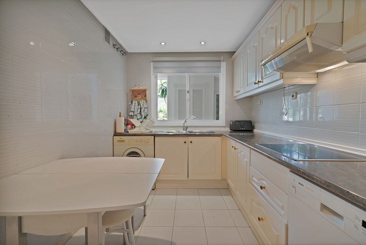 2 Bed Apartment for sale in New Golden Mile Costa Del Sol, Málaga, Spain