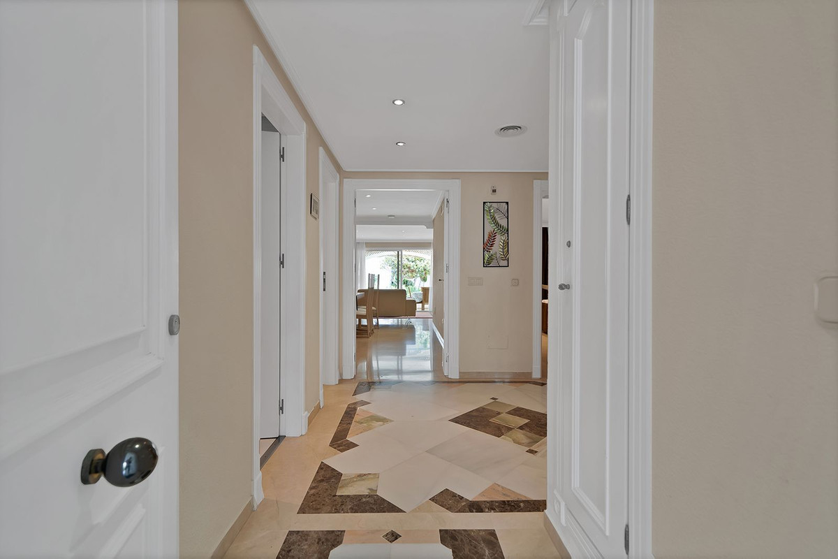 2 Bed Apartment for sale in New Golden Mile Costa Del Sol, Málaga, Spain