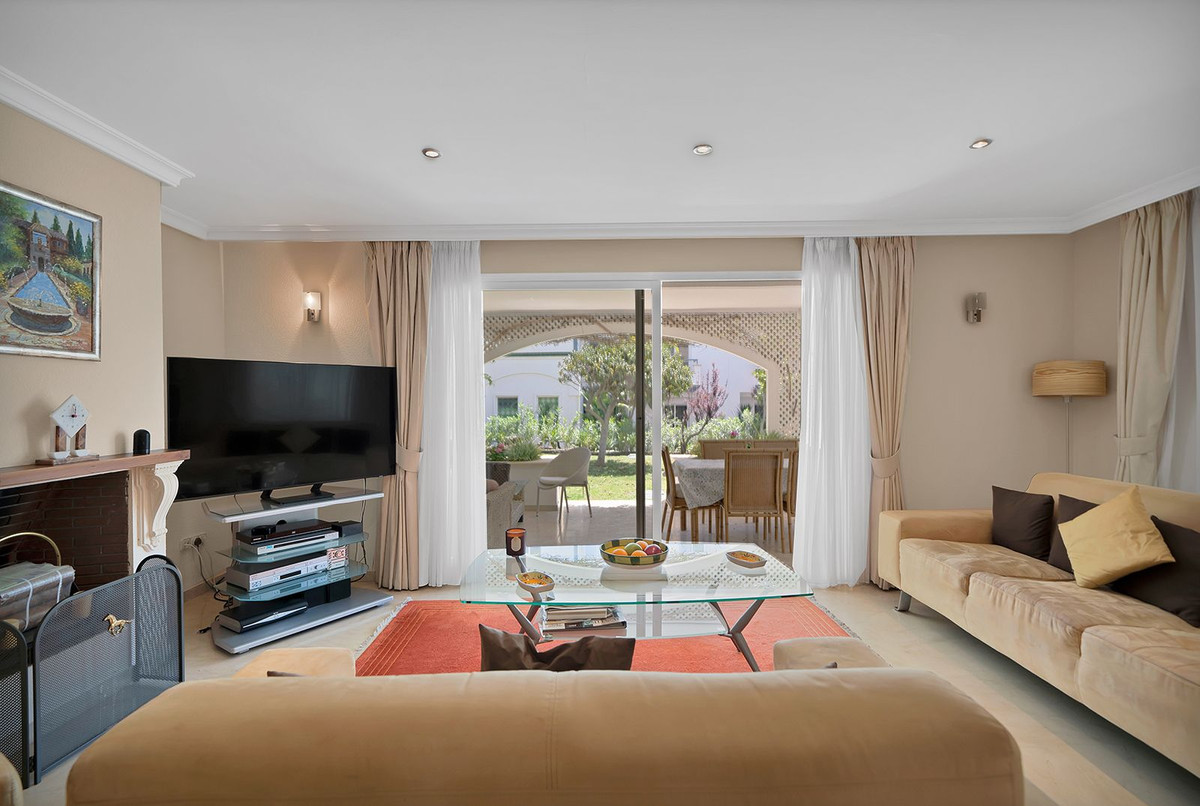 2 Bed Apartment for sale in New Golden Mile Costa Del Sol, Málaga, Spain