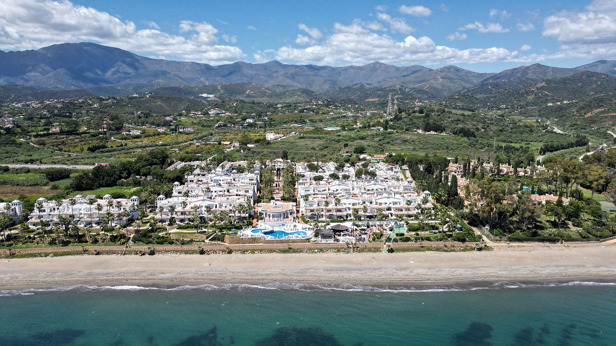 2 Bed Apartment for sale in New Golden Mile Costa Del Sol, Málaga, Spain