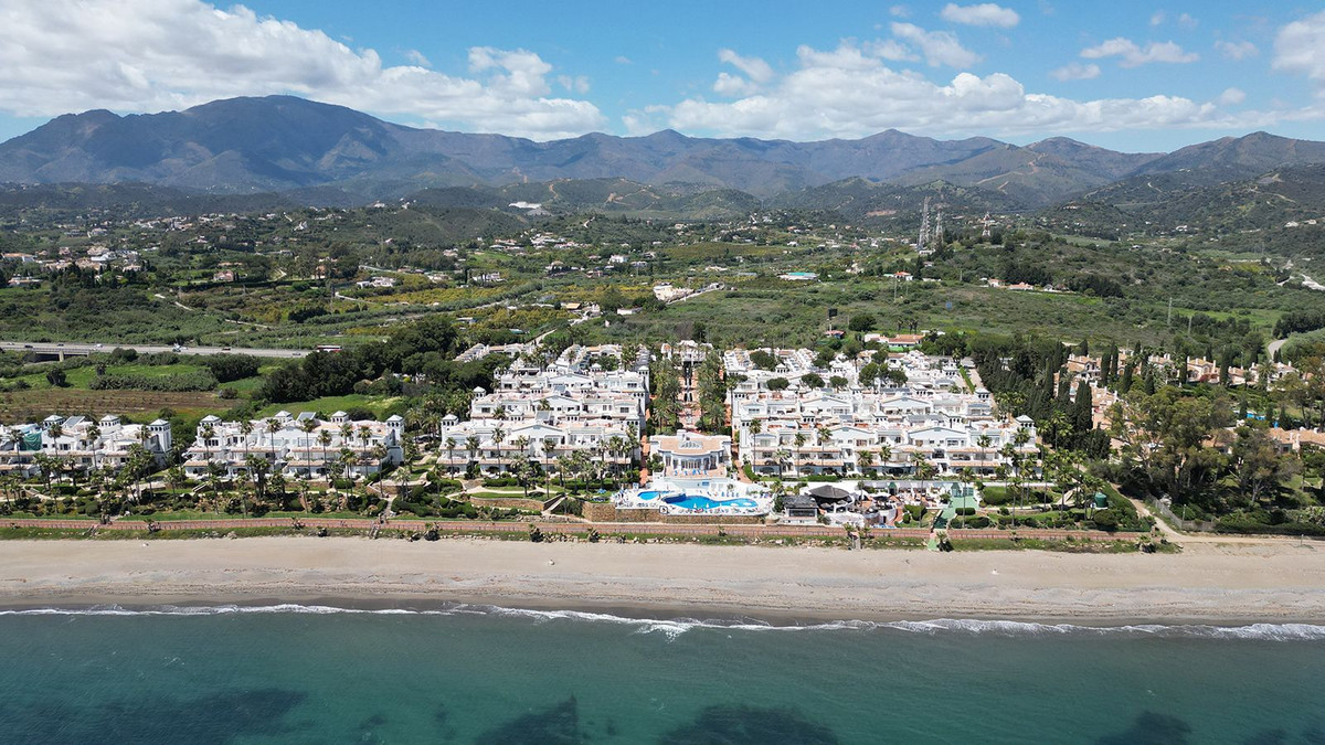 2 Bed Apartment for sale in New Golden Mile Costa Del Sol, Málaga, Spain