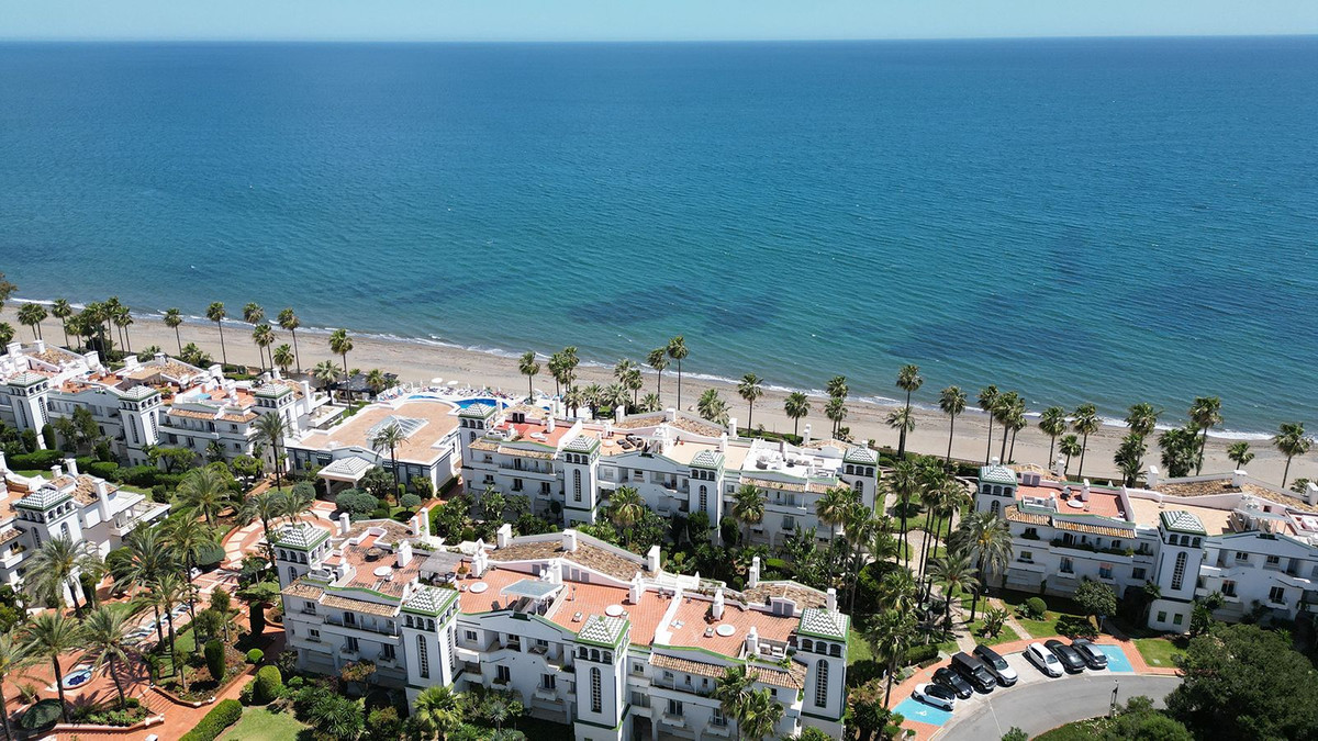 2 Bed Apartment for sale in New Golden Mile Costa Del Sol, Málaga, Spain