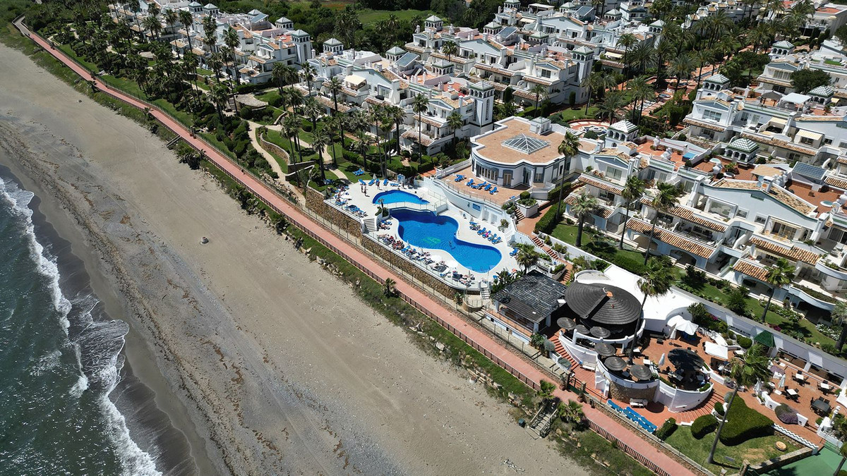 2 Bed Apartment for sale in New Golden Mile Costa Del Sol, Málaga, Spain