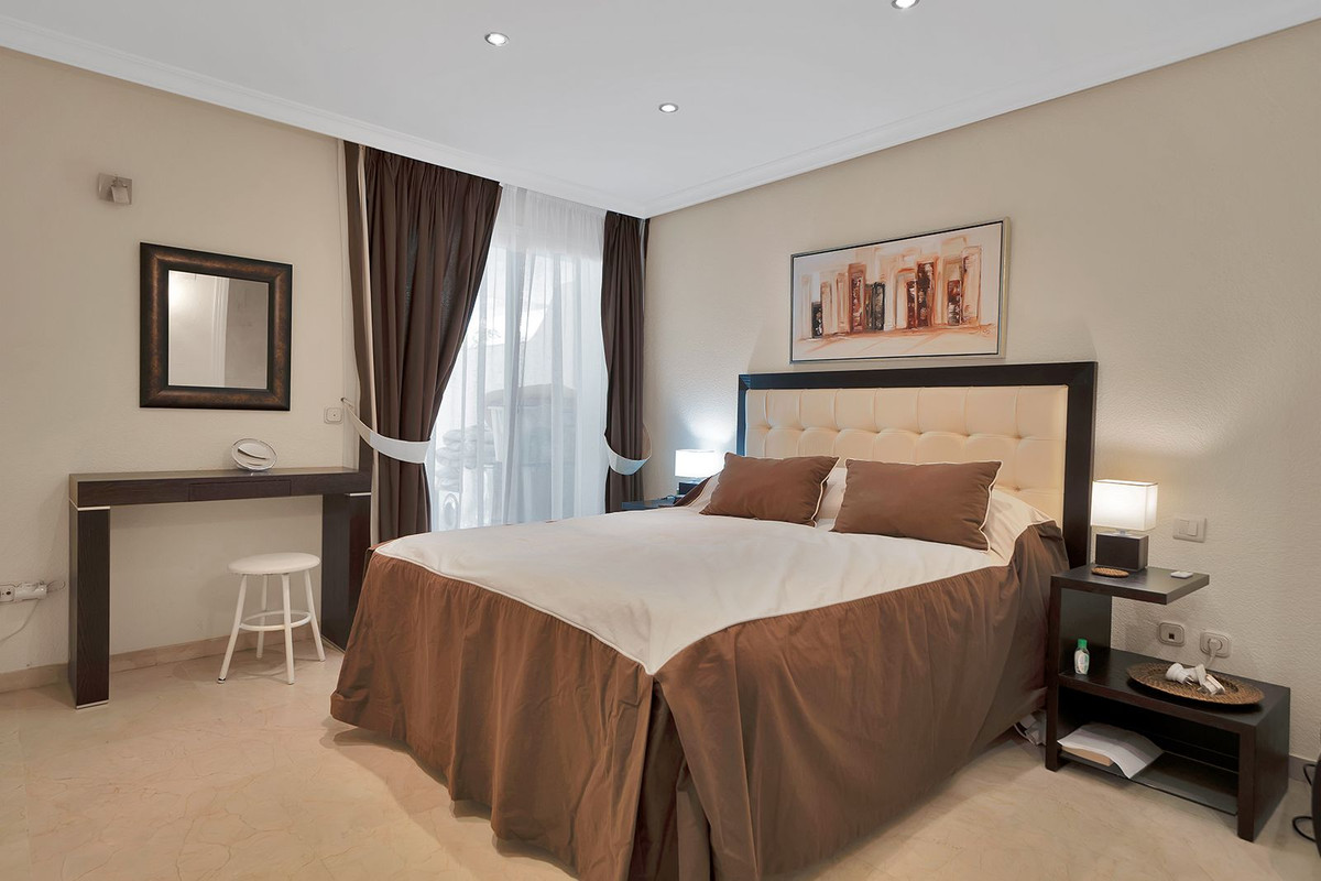 2 Bed Apartment for sale in New Golden Mile Costa Del Sol, Málaga, Spain