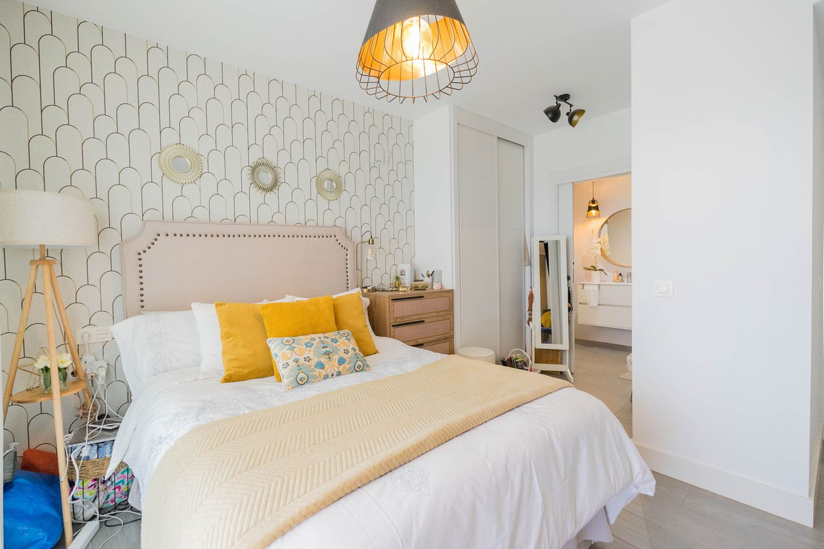 3 Bed Apartment for sale in Fuengirola Costa Del Sol, Málaga, Spain