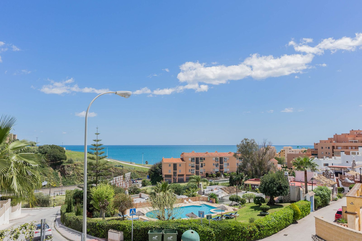 3 Bed Apartment for sale in Fuengirola Costa Del Sol, Málaga, Spain