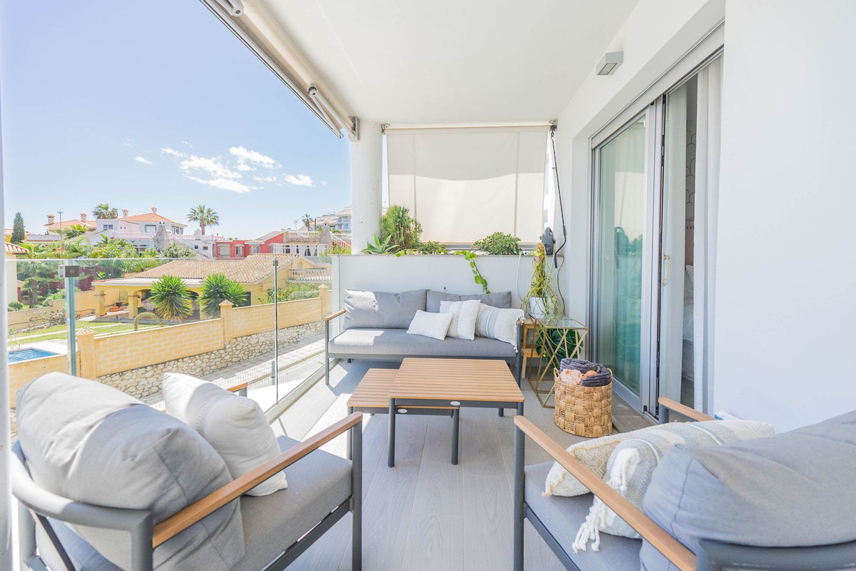 3 Bed Apartment for sale in Fuengirola Costa Del Sol, Málaga, Spain