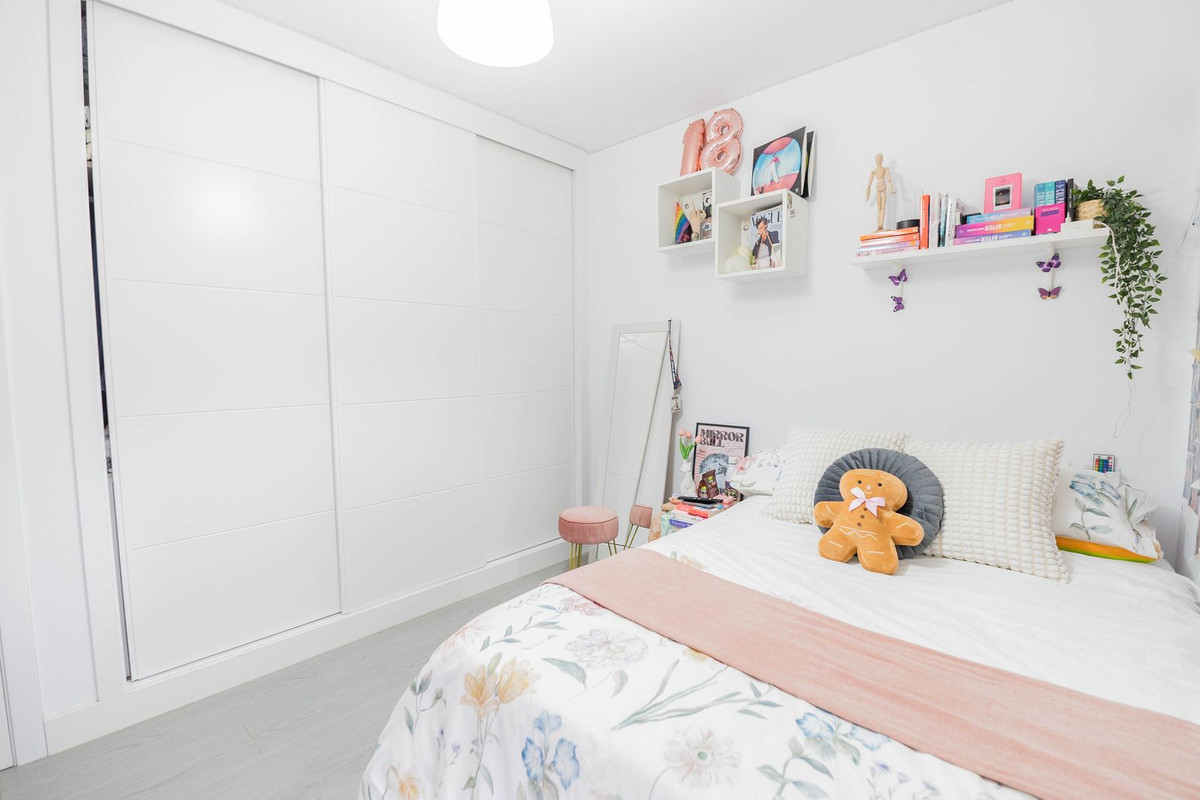 3 Bed Apartment for sale in Fuengirola Costa Del Sol, Málaga, Spain