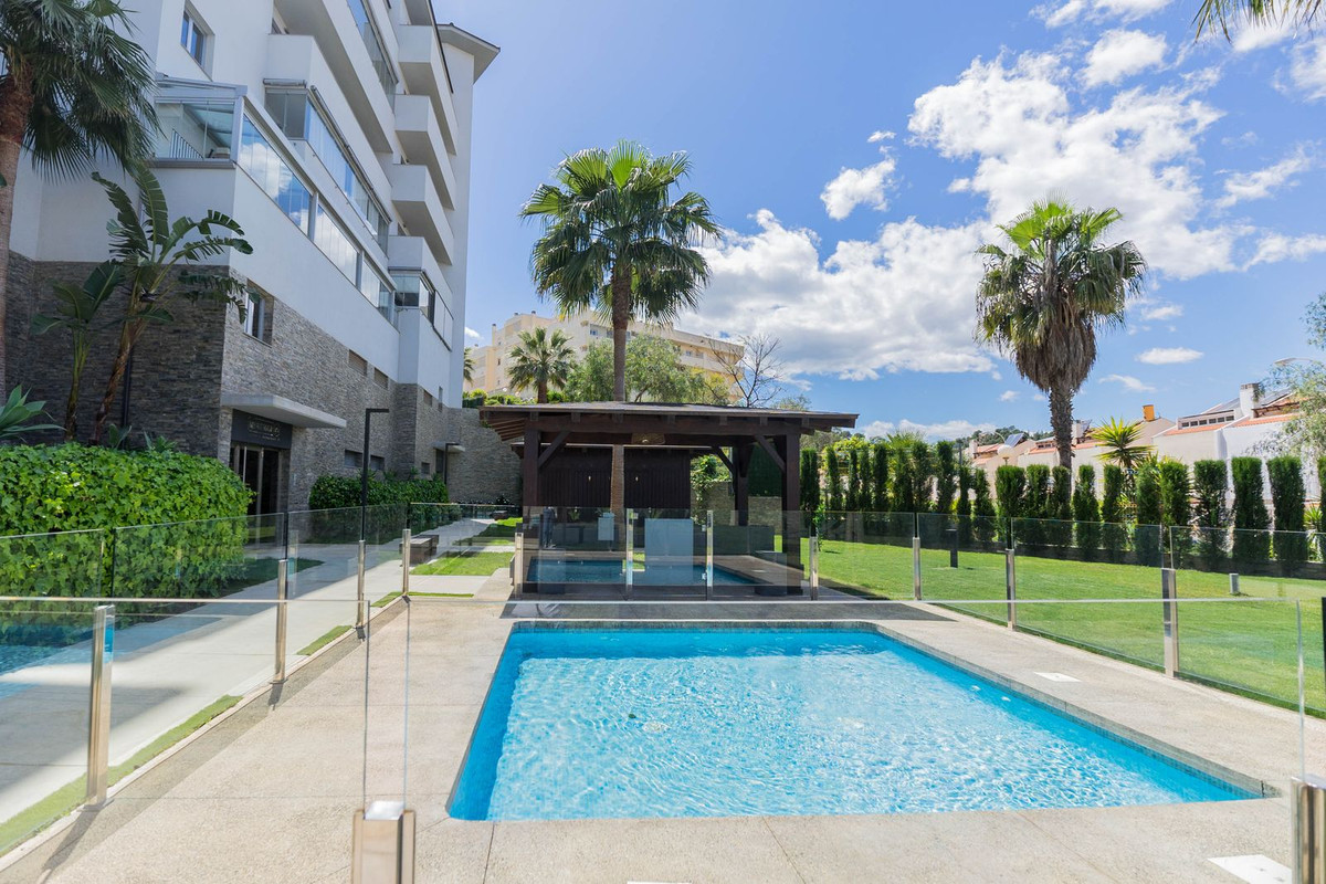 3 Bed Apartment for sale in Fuengirola Costa Del Sol, Málaga, Spain